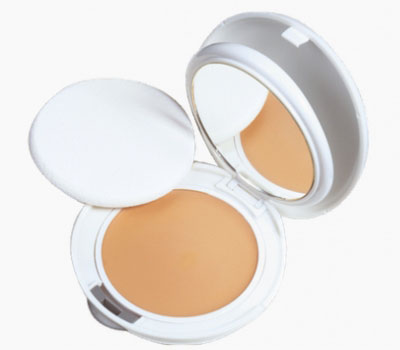 Couvrance Creme Compacto Areia para pele sensível.